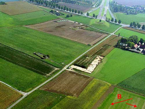 Moortelweg; N38 across top; Crossroads Farm rightt.