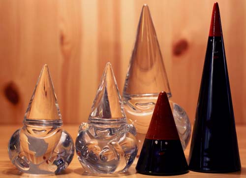 Sweden, Skåne. Orrefors (Lena Bergström left, Ingegärd Råman right)